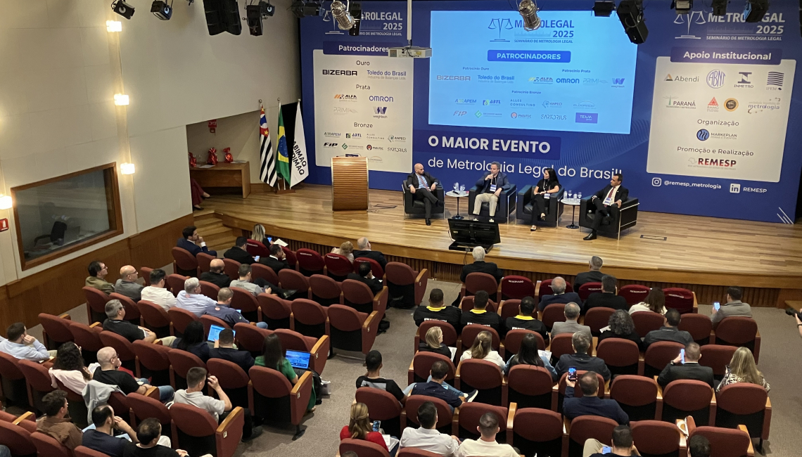 Ipem-SP marca presença no MetroLegal 2025 com participação em painéis e workshop